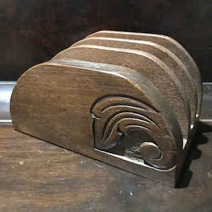 Porta cartas servilletero escuela art deco Amsterdam madera de roble patrón de hoja de acanto mesa de diseño interior tallada artesanía