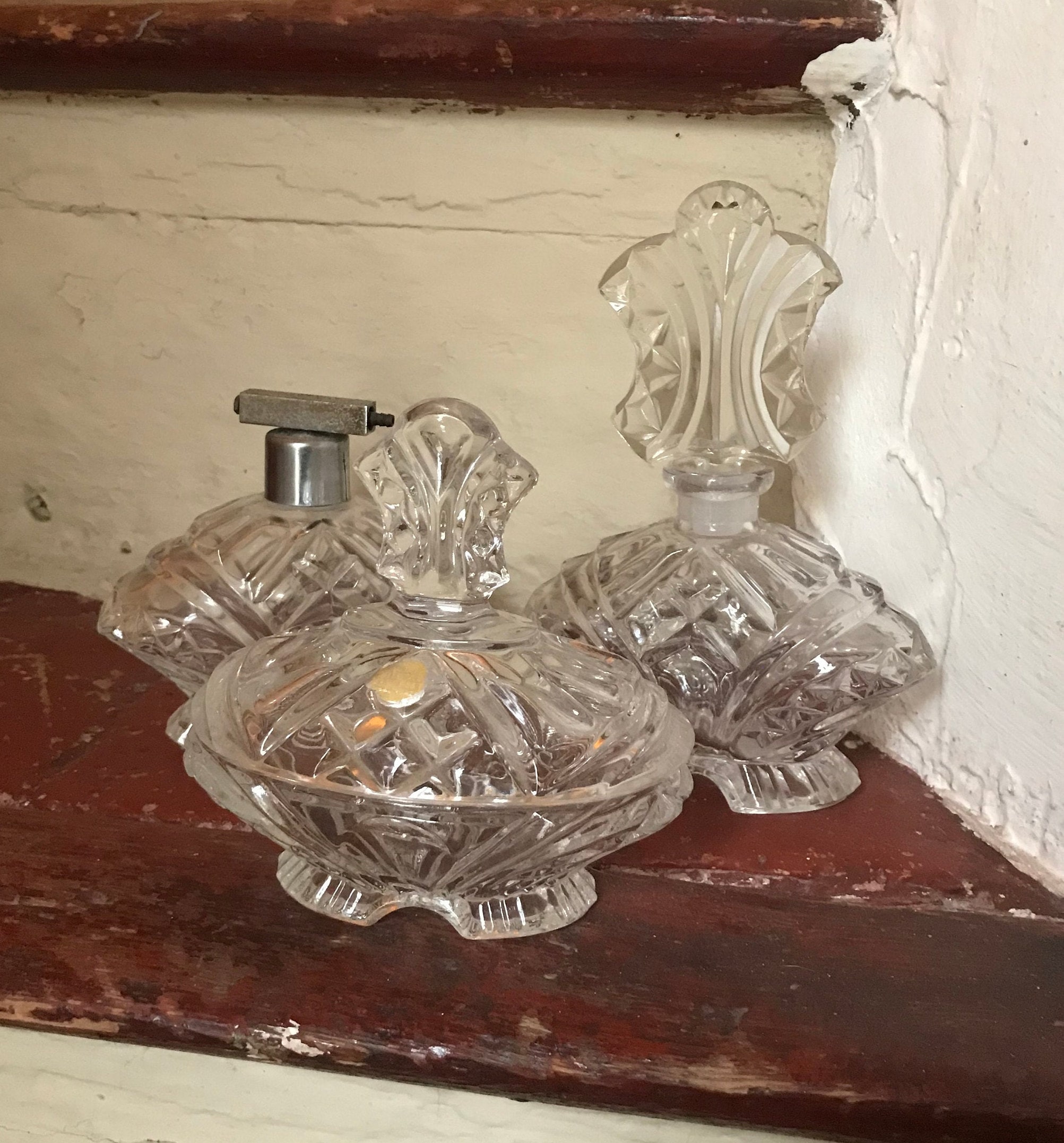 Crystal toilet set Echt Bleikristall gepresst 1960s vintage Frisiertischgarnitur bottle box jewelry vintage diffuser