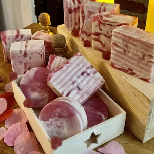 20th Century Fox&quot; Anti Aging, Rose Clay infused with Rose Water, Patchouli, Rosemary and Lavender... Gorgeous aroma.!  All natural.