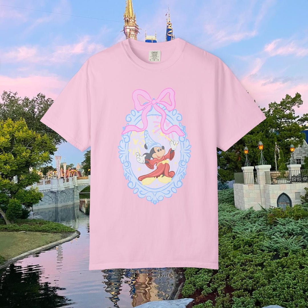 ソーサラーミッキーシャツ。ファンタジアミッキーシャツ。ピンク