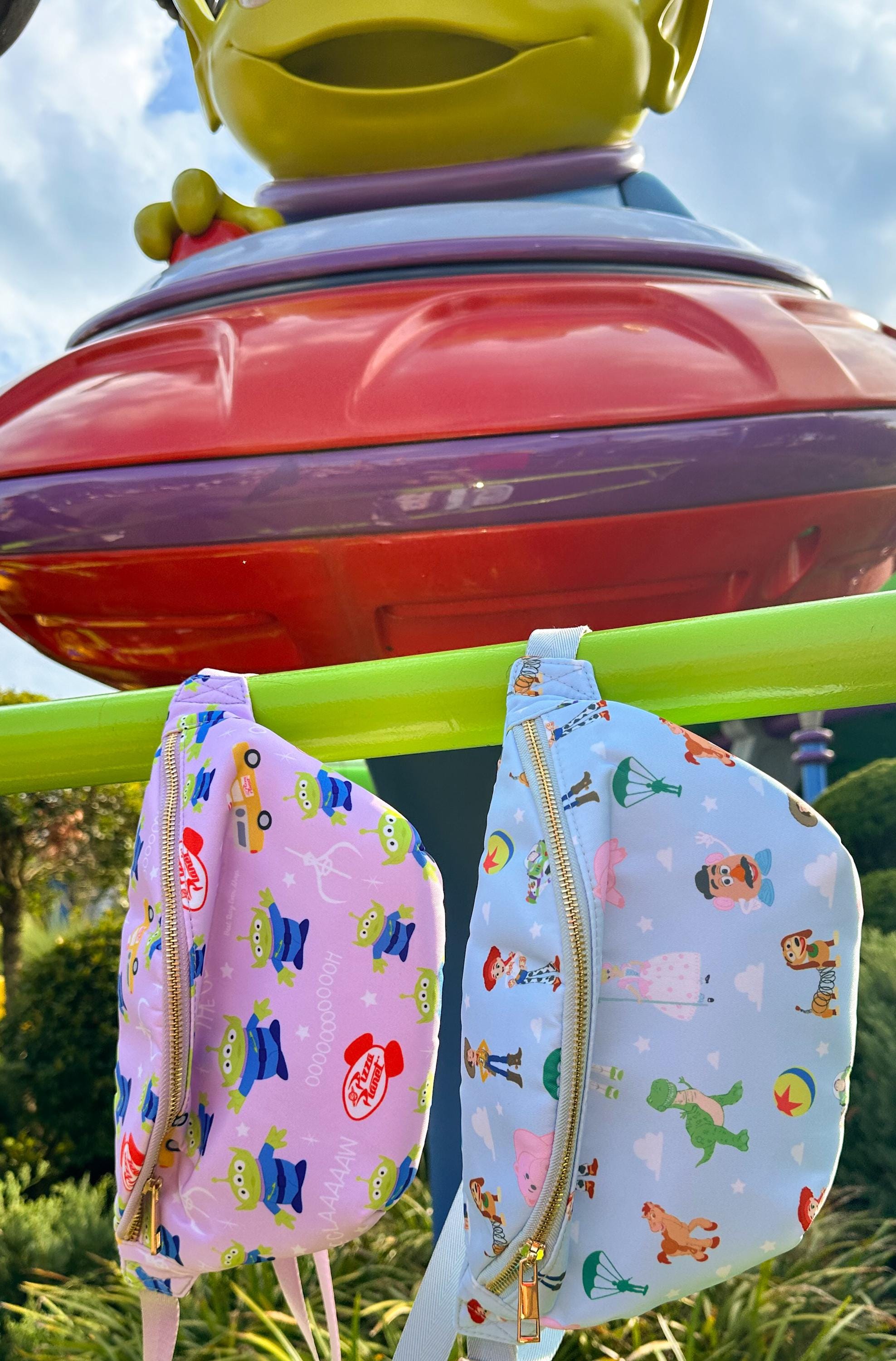 Toy Story Fanny Pack. Hollywood Studios Park Bag. Pizza Planet Fanny Pack Toy Story Bag. Woody, Buzz, Alien, Bullseye, Rex Cloud Sky Aliens