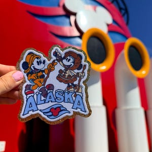 Naszywki Disney Cruise. Naszywki do prasowania Disney Cruise Line. Naszywka z logo Disney Cruise, naszywka z kotwicą Myszki Minnie na nylonowe torby. Naszywka Disney Wish. zdjęcie 17