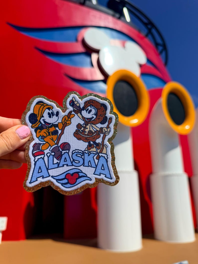 Naszywki Disney Cruise. Naszywki do prasowania Disney Cruise Line. Naszywka z logo Disney Cruise, naszywka z kotwicą Myszki Minnie na nylonowe torby. Naszywka Disney Wish. zdjęcie 17
