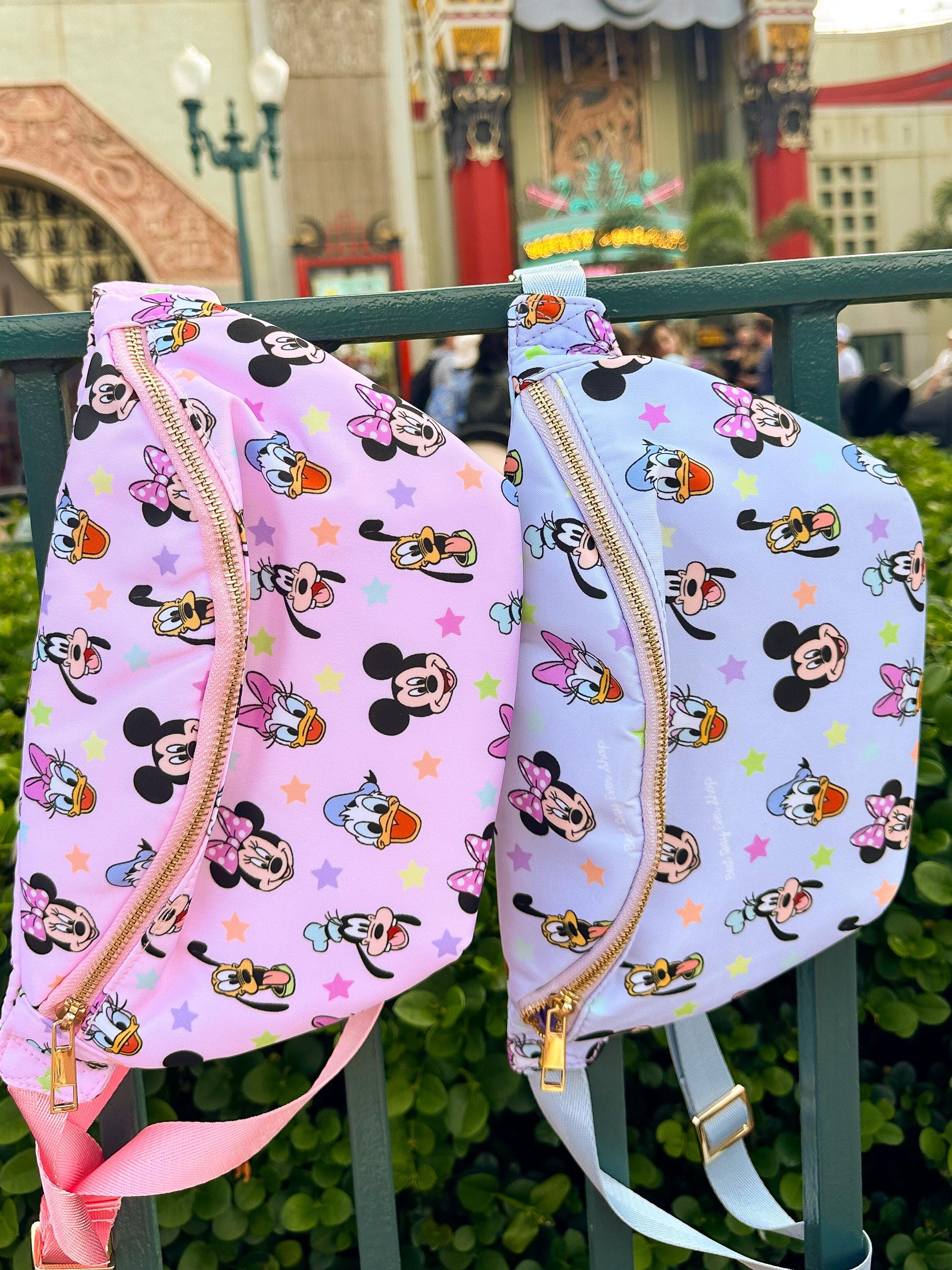 Sensational Six Fanny Pack Minnie Fanny Pack. Daisy Fanny Pack. Disney personagem Fanny Pack. Jumbo Printed Fanny Extended Strap Mickey Fanny