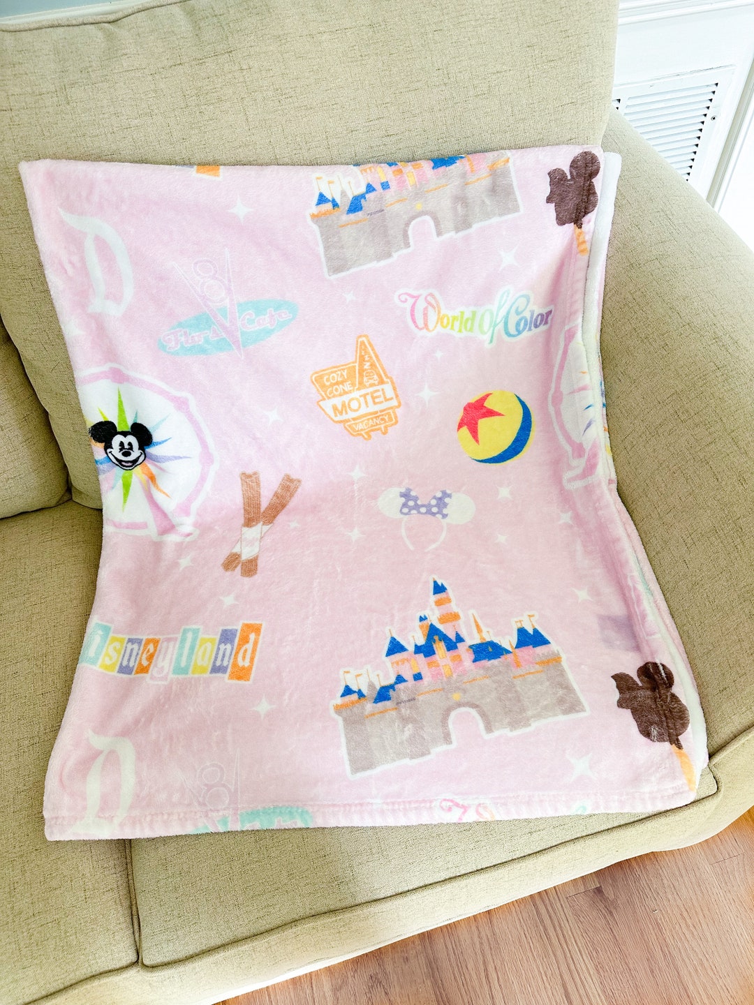 Disneyland Blanket. Disneyland Throw Blanket. Disney Blanket. Disney
