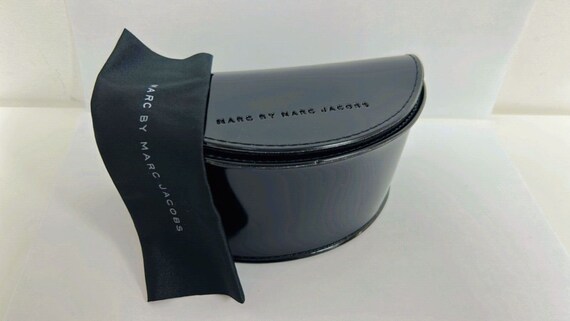 Marc by Marc Jacobs Sunglasses Case, Large Original - Etsy  display picture 1