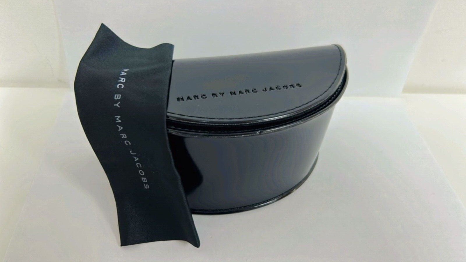 Marc by Marc Jacobs Sunglasses Case, Large Original - Etsy display picture 3