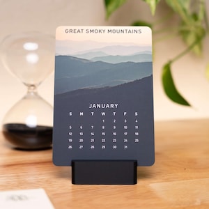Calendrier de bureau Parc national 2025, 12 illustrations uniques faites main, finition mate premium au toucher doux, calendriers de 4 x 6 pouces, cadeau unique pour les activités de plein air