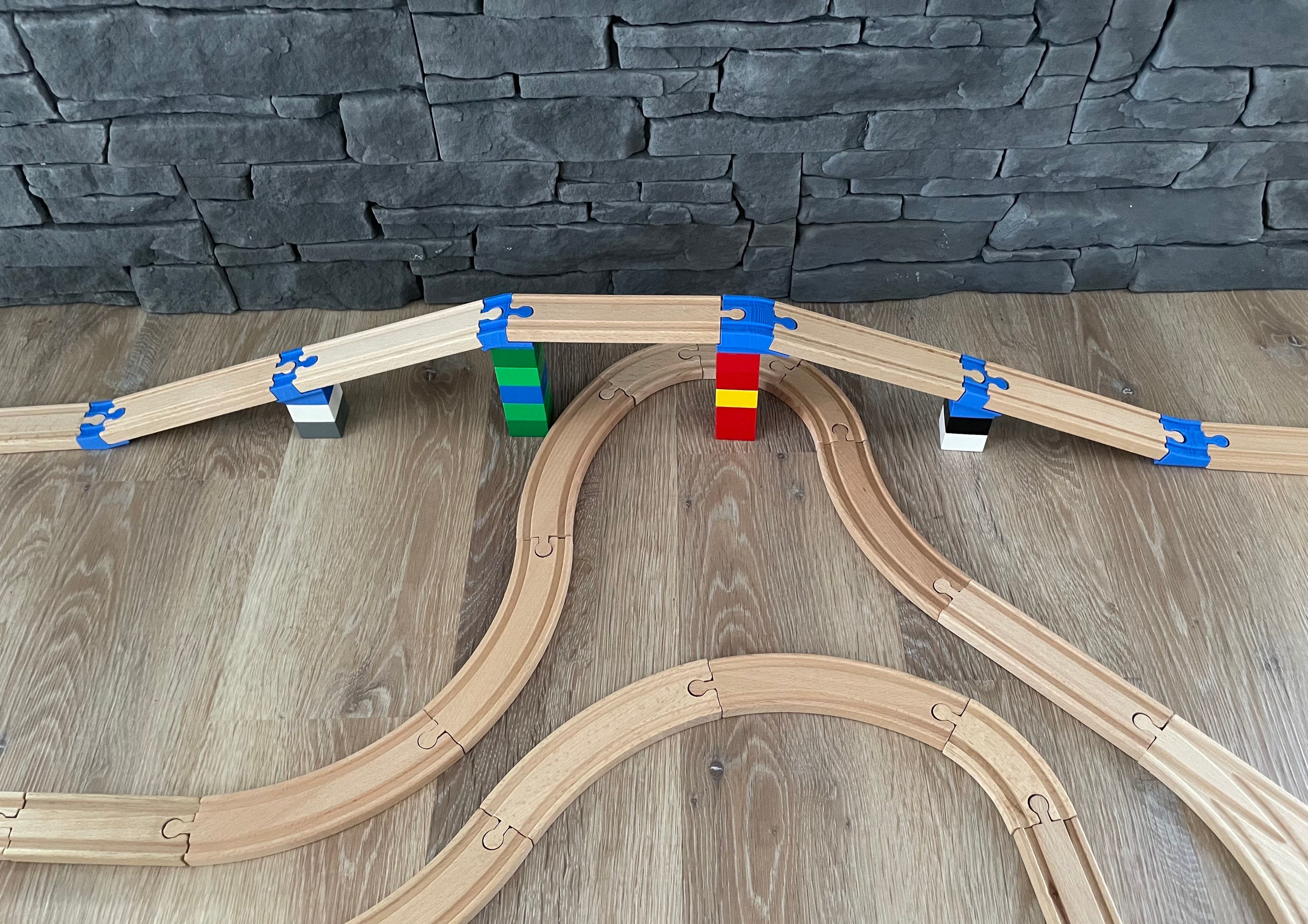 BRIO - 2 Pont de chemin de fer en bois rouge (D'occasion) à Bussigny