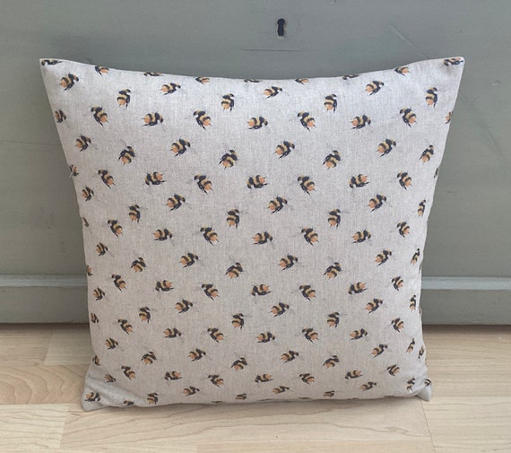 Mini–bumble Bees Beige Black Home Accessories Country Linen Throw