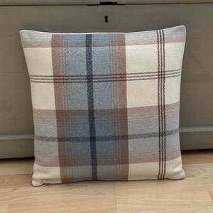 Copricuscino/federa per cuscino in stile country Balmoral Sky Blue beige avorio effetto lana accogliente, motivo tartan, tweed, a quadri, accessori per la casa