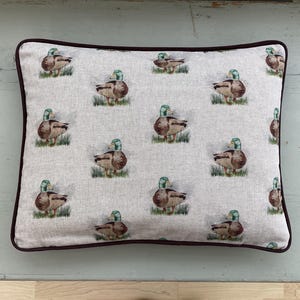 Mallard Ducks game birds&#39; beige, piped in brown children nursery home accessories linen country throw cushion cover/sham Pillowcase