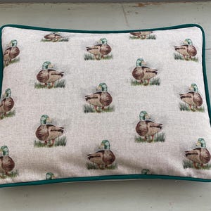 Mallard Ducks game birds&#39; beige, piped in Green children nursery home accessories linen country throw cushion cover/sham Pillowcase