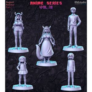 Puede incluir: Cinco figuras impresas en 3D de personajes de la serie de anime "Dragon Maid". Las figuras están pintadas de color gris claro y están de pie sobre bases circulares. Los personajes incluyen una criada con cola de dragón, una niña con cabeza de dragón, una niña con cola de dragón, una niña con cabeza de dragón y un hombre con cola de dragón.