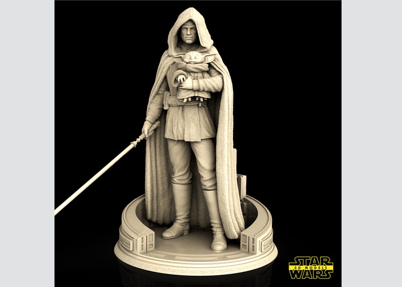 Puede incluir: Una figura impresa en 3D de color beige de un personaje de Star Wars que lleva una t&uacute;nica con capucha y sostiene una peque&ntilde;a criatura. El personaje est&aacute; de pie sobre una base circular con un borde elevado. La base tiene un logotipo de Star Wars.