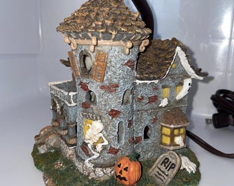 Halloween Haunted House Table Lamp - no shade