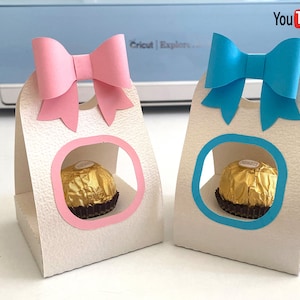 Chocolade geschenkdoos sjabloon Svg, chocolade houder geschenkdoos met strik, papier traktatie doos sjabloon, Easy Paper Craft Box voor chocolaatjes, strik svg