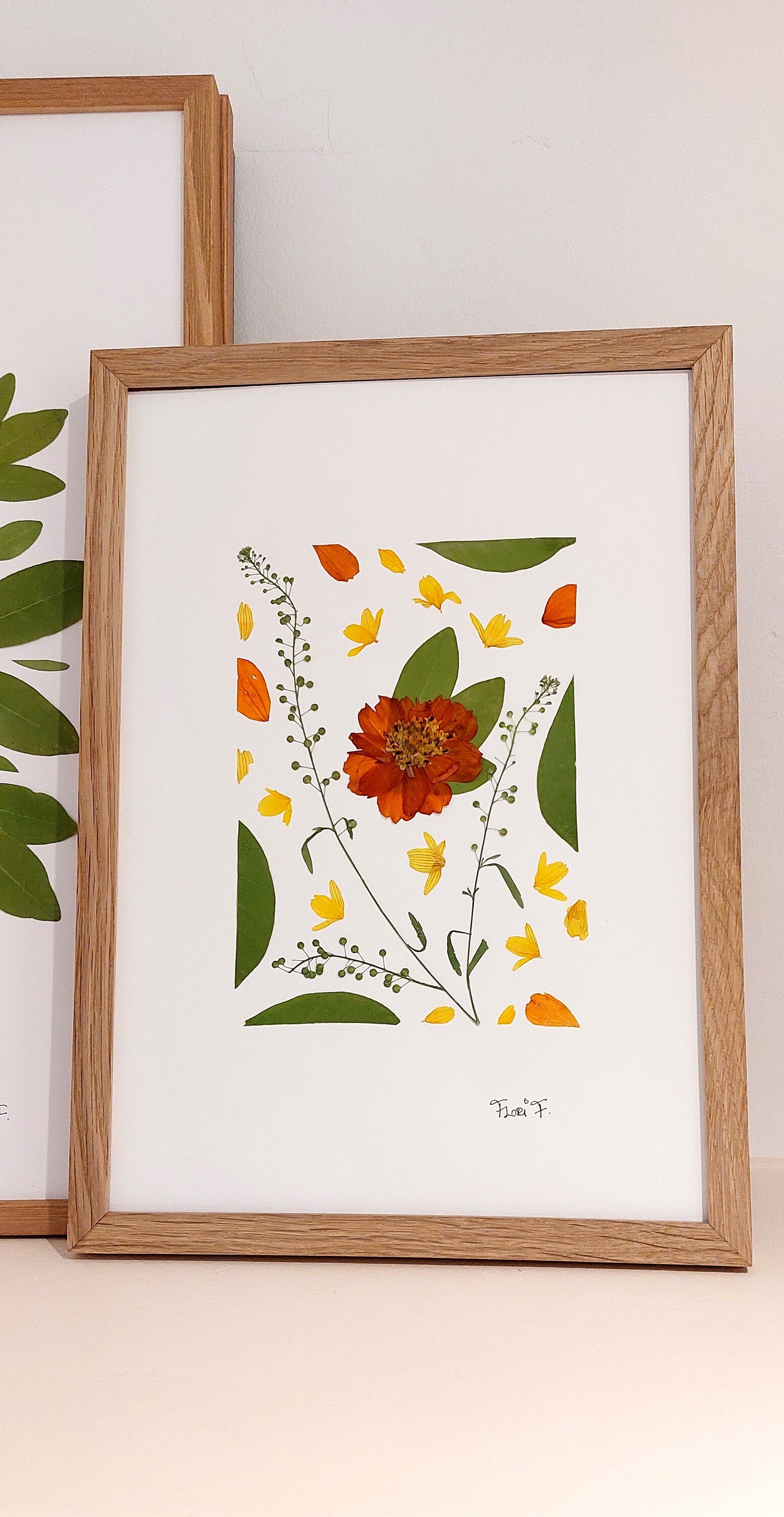 Solidarité avec L'ukraine -Herbier Cadre Fleurs Pressées Format A4/Cadre Haute de Gamme en Bois/ Paq