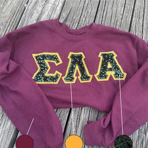 Benutzerdefinierte SEQUINED VELVET griechische Buchstaben - shirts, Sweatshirts mit Rundhalsausschnitt und mehr