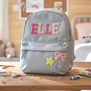 Zaino personalizzato per bambini con toppe in ciniglia cucite. Adatto per asilo nido, scuola materna, reception, borsa da viaggio.