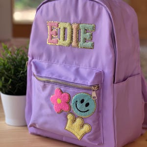 Nylon Rucksack Personalisiert mit Glitzerbuchstaben. Aufnäher, Kinderrucksack, Schulanfang, Reiserucksack. Patch-Rücken, Flicken.