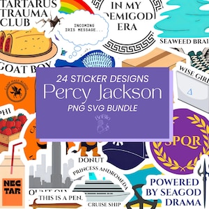 Könnte beinhalten: Eine Sammlung von 24 Aufklebern mit verschiedenen Illustrationen und Textelementen. Das zentrale Design ist ein lila Rechteck mit dem Text "Percy Jackson PNG SVG BUNDLE". Weitere Aufkleber zeigen einen Regenbogen, ein Kreuzfahrtschiff und den Schriftzug "Powered by Seagod Drama".