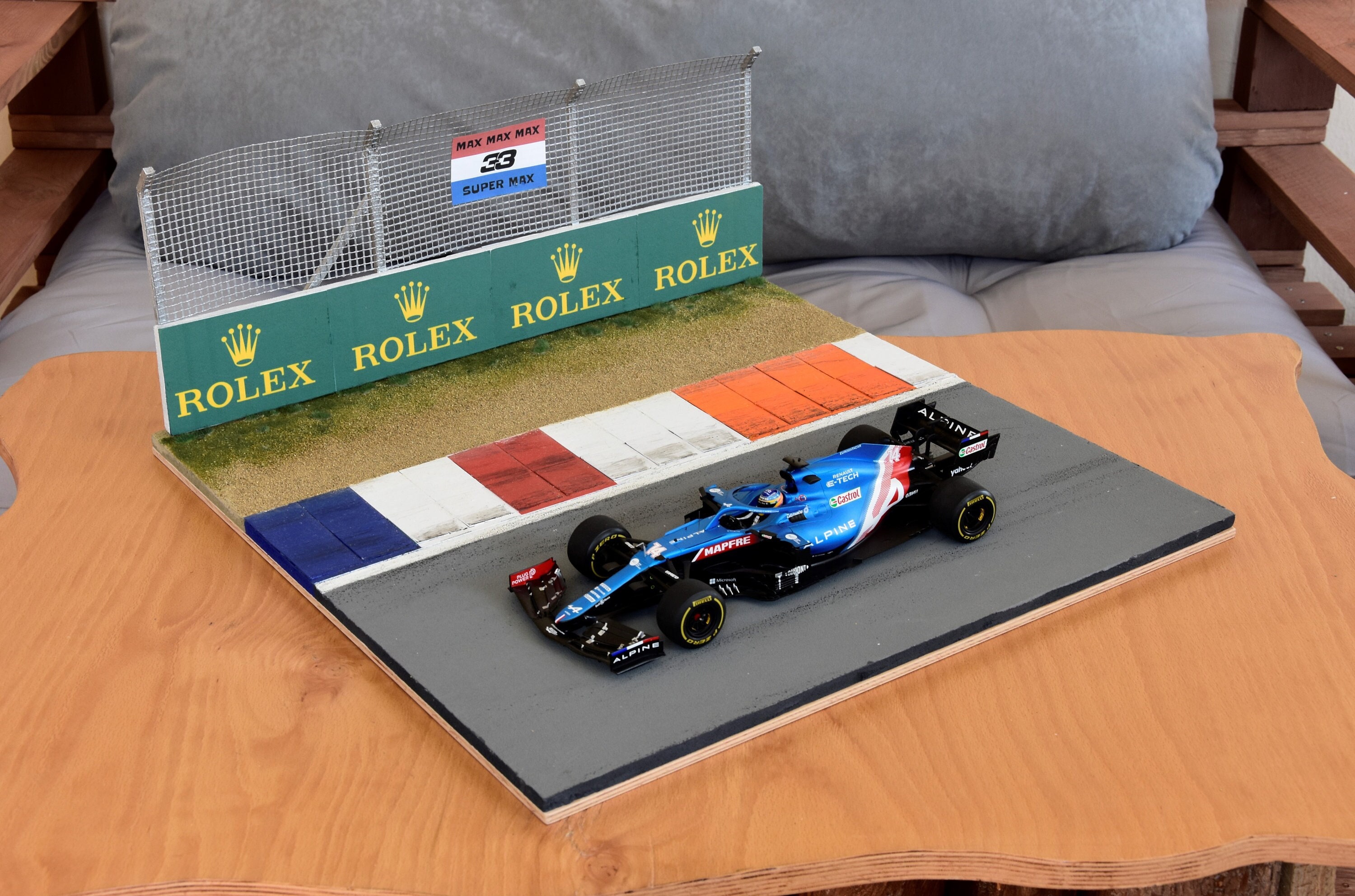 F1 Racing Track Motorsport 1:43 Scale Diorama Scenes - 4 different styles!