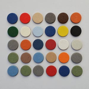Flache runde Pappmagnete in verschiedenen Farben und Größen, für Whiteboard, Planer, Dekor, für zu Hause oder im Büro. Set aus 10 Magneten