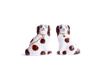 Un par de Staffordshire Spaniels