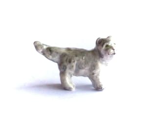 Un gato de porcelana