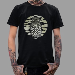 Black T-Shirt with Owl | Unisex Shirt | Goth Shirt | Owl Picture | Creatures of the Night | Organic Cotton | Art Shirt | Owl Gift