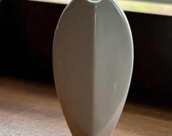 ROSENTHAL STUDIO-LINE White Porcelain Fisher Treyden Modernist Miniature Bud Vase 4.25" tall