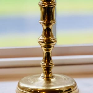 Classic Vintage Brass Candlestick Holder – Elegant Turned Design