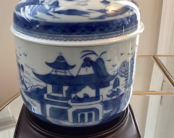 Large Mottahedeh Blue Canton Lidded Ginger Jar