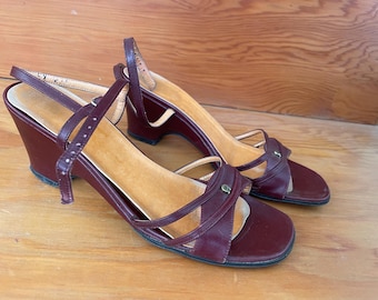 vintage Etienne Aigner size 6 woman’s marron leather sandals