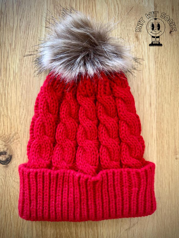 Chunky Cable Knit Beanie: Cozy Winter Hat With Faux Fur Pom  display picture 3