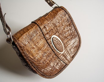 Élégant sac à main original du milieu du siècle en cuir véritable aspect crocodile