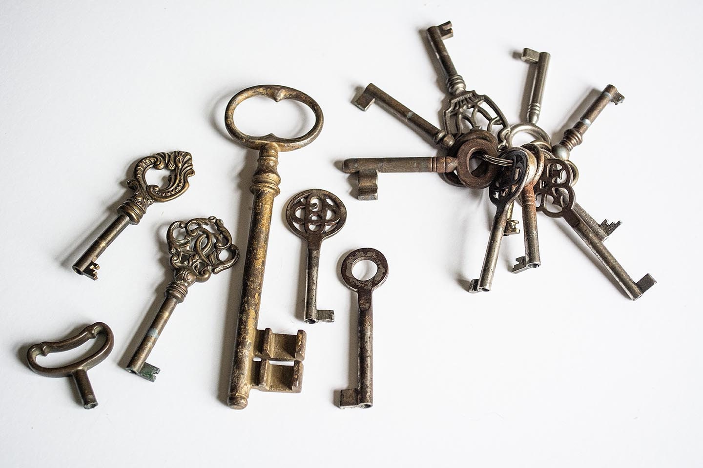 Mittelalterlicher Schlüssel als Dekoration, antiker Buntbartschlüssel
