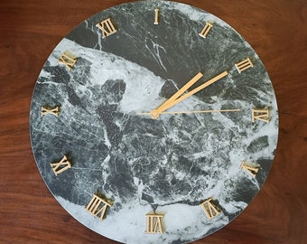 Wall clock marble effect