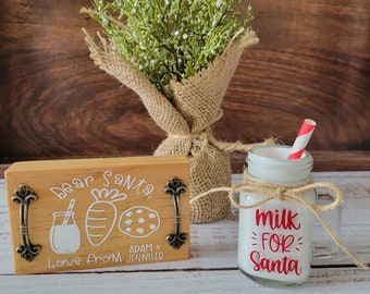 Mini kerstman dienblad, mini melk en koekjes voor de kerstman, mini kerstman melk, kerstman dienblad, gelaagd dienblad decor, kerst gelaagde dienblad, traktaties voor de kerstman