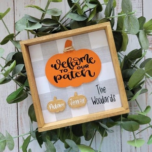 Welkom bij ons patchbord, plankoppas, decor gelaagd dienblad, herfsthuisdecoratie, houten herfstbord, bord familienaam, boerderij, pompoenbord