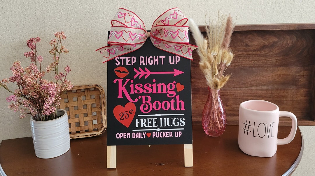 Valentine's Tabletop Easel, Tabletop Decor, Easel, Valentine's Decor