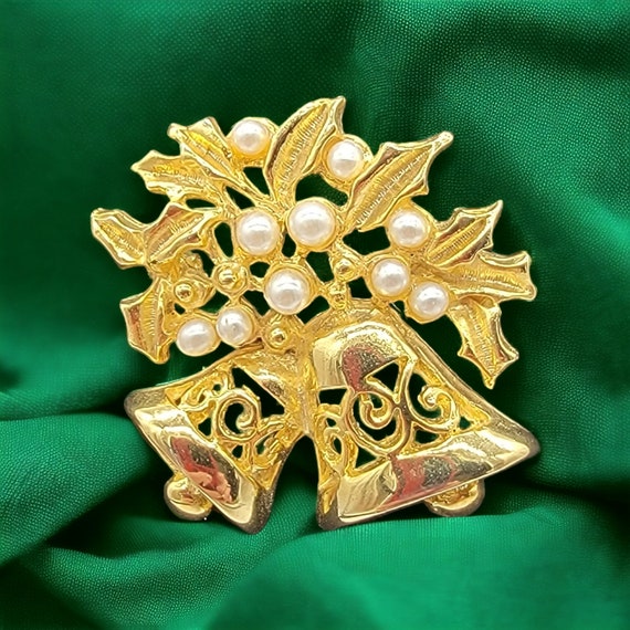 Vintage Gold Tone Christmas Bell Brooch Faux Pear… - image 1