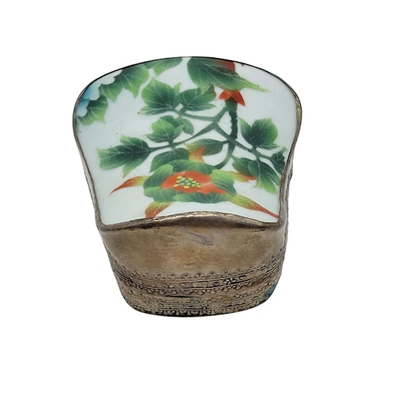 ヴィンテージ中国製シルバープレートの小物入れ、花柄の磁器の破片箱