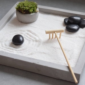 Full Japanese Zen Garden with Rake and Moss - Spiritual Decoration - Meditation - Relaxing Desk Ornament - Office Desk Plant