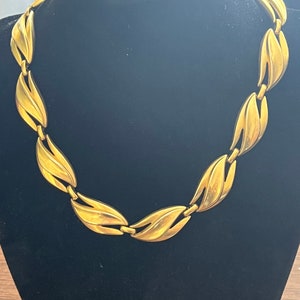 Trifari statement necklace choker gold tone rare find fashion costume jewelry