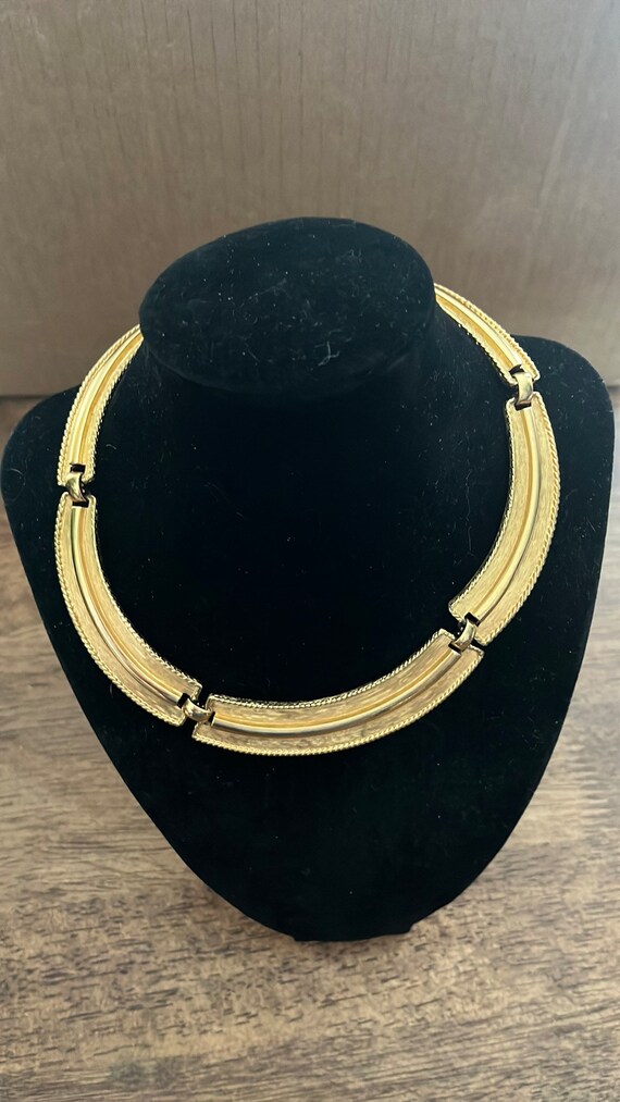 Rare Monet Vintage Gold tone Collar Choker Bib