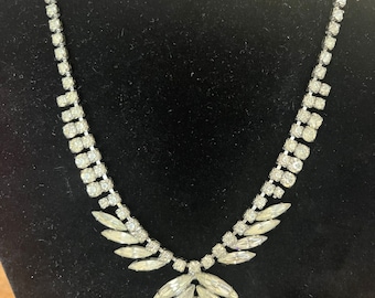 Vintage Weiss clear Rhinestone necklace for special occasion anniversary bride black tie event