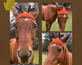 Full size crochet horse hat, deer antlers, festive equine, crochet hat, winter hat, horse hat, horse toque, red mare