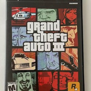 Puede incluir: Caja de videojuego de PlayStation 2 para Grand Theft Auto III. La portada presenta un collage de imágenes, incluyendo un helicóptero de la policía, un coche y retratos de personajes. El título del juego se muestra en letras grandes.